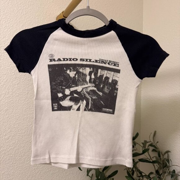 Brandy Melville Radio Silence Baby Tee One Size - Picture 3 of 6